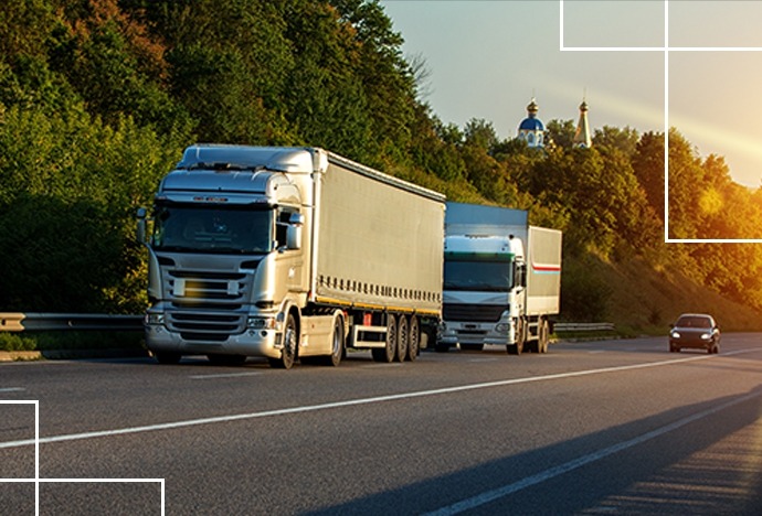 Seguro de cargas na medida para comboio de caminhões, transportando carga com segurança. Saiba como proteger sua carga com nossos seguros de cargas abrangentes e personalizados